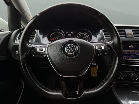 Used 2019 Volkswagen Golf S image 13