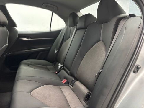 Used 2022 Toyota Camry LE image 9