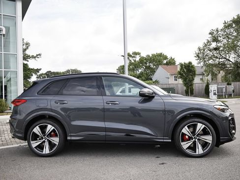 New 2026 Audi SQ5 Premium Plus AWD/4WD image 4