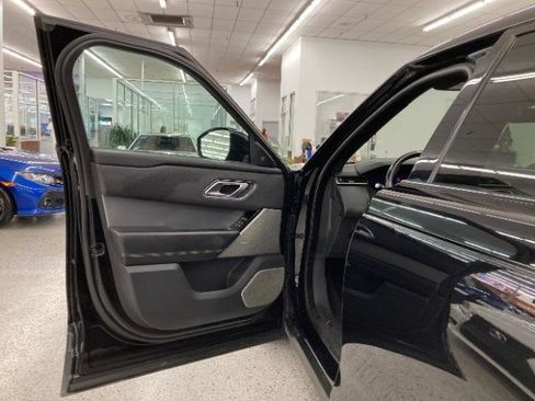 Used 2018 Land Rover Range Rover Velar R-Dynamic SE AWD/4WD image 34