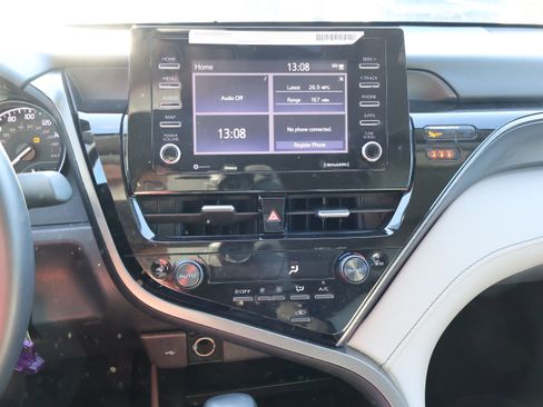 Used 2024 Toyota Camry SE image 22