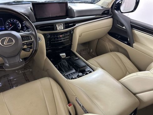 Used 2018 Lexus LX 570 4WD image 23
