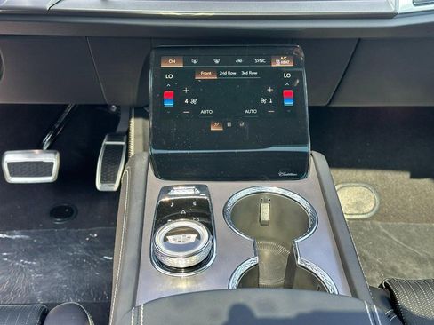 New 2026 Cadillac Vistiq Luxury image 12