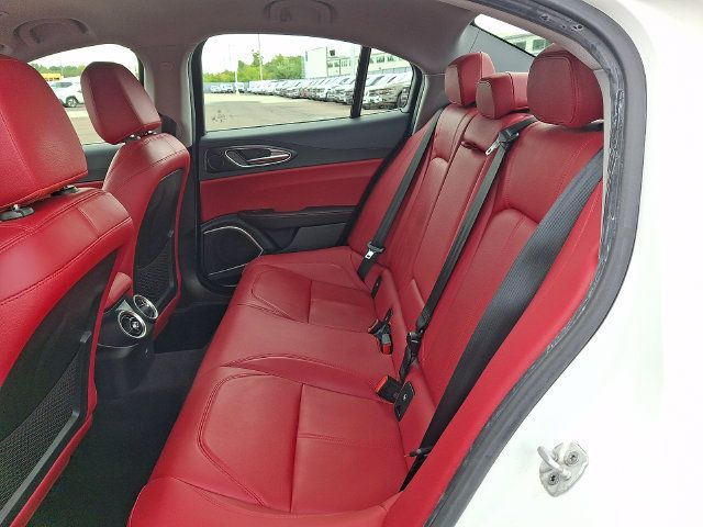 Used 2020 Alfa Romeo Giulia AWD w/ Cold Weather Package image 9