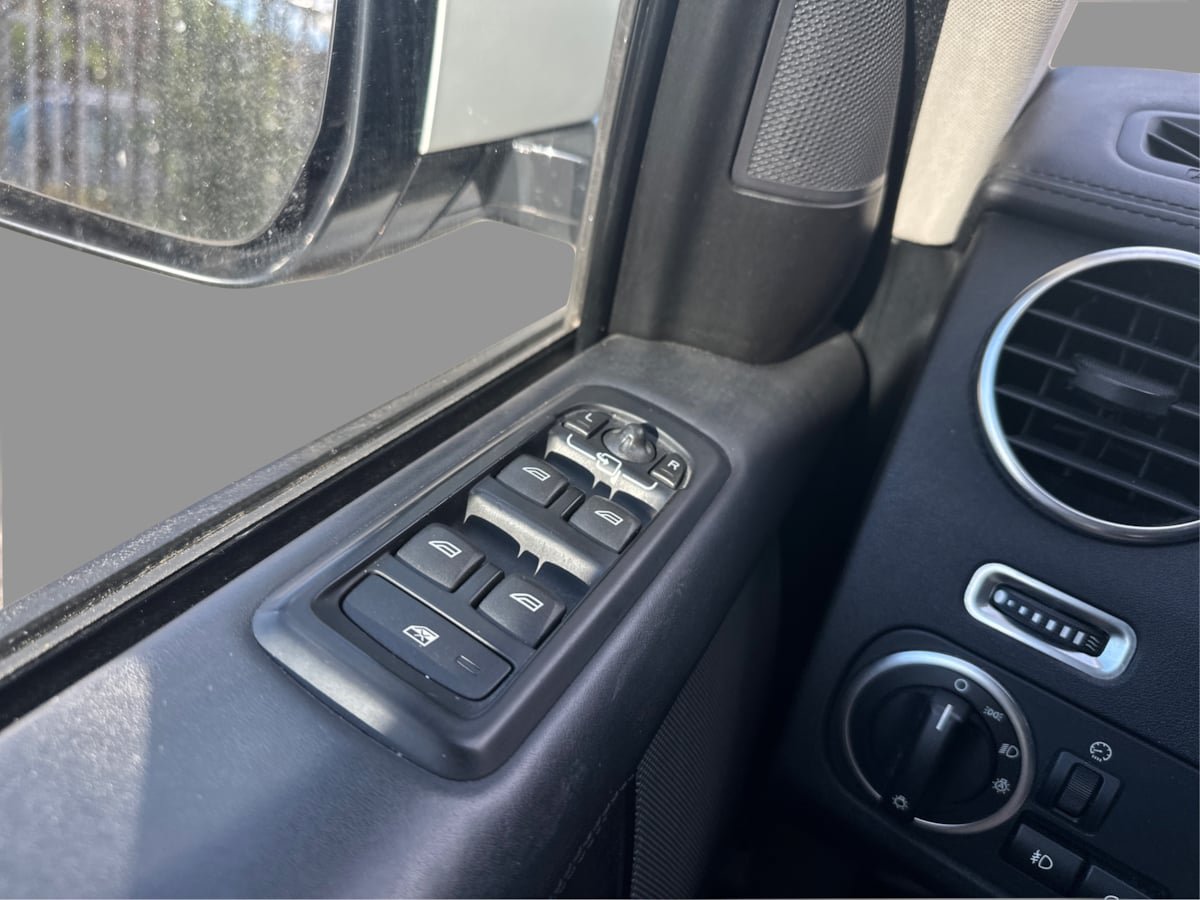 Used 2015 Land Rover LR4 HSE LUX AWD/4WD image 14