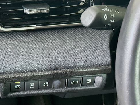 Used 2025 Toyota Camry SE image 17