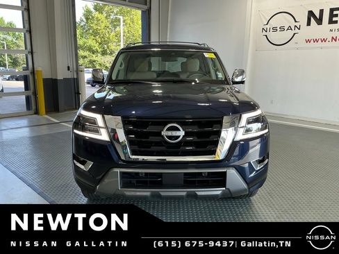 Used 2024 Nissan Armada Platinum w/ Captain's Chairs Package RWD image 3