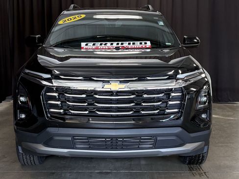 Used 2025 Chevrolet Equinox LT w/ Convenience Package II FWD image 3