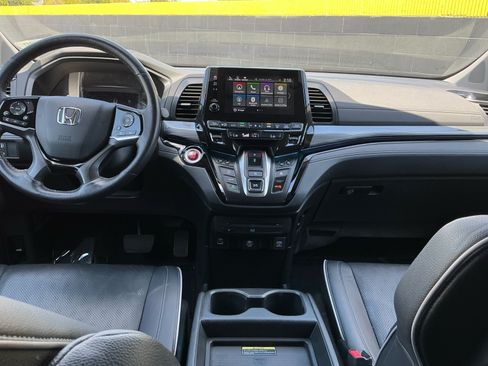 Used 2023 Honda Odyssey Elite image 14