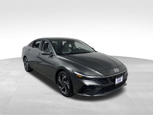 New 2025 Hyundai Elantra Limited image 7