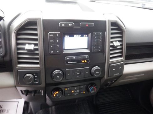 Used 2022 Ford F550 4x4 Crew Cab Super Duty w/ Power Equipment Group image 21