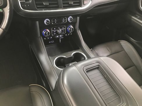 Used 2023 GMC Yukon SLT w/ SLT Luxury Package image 22