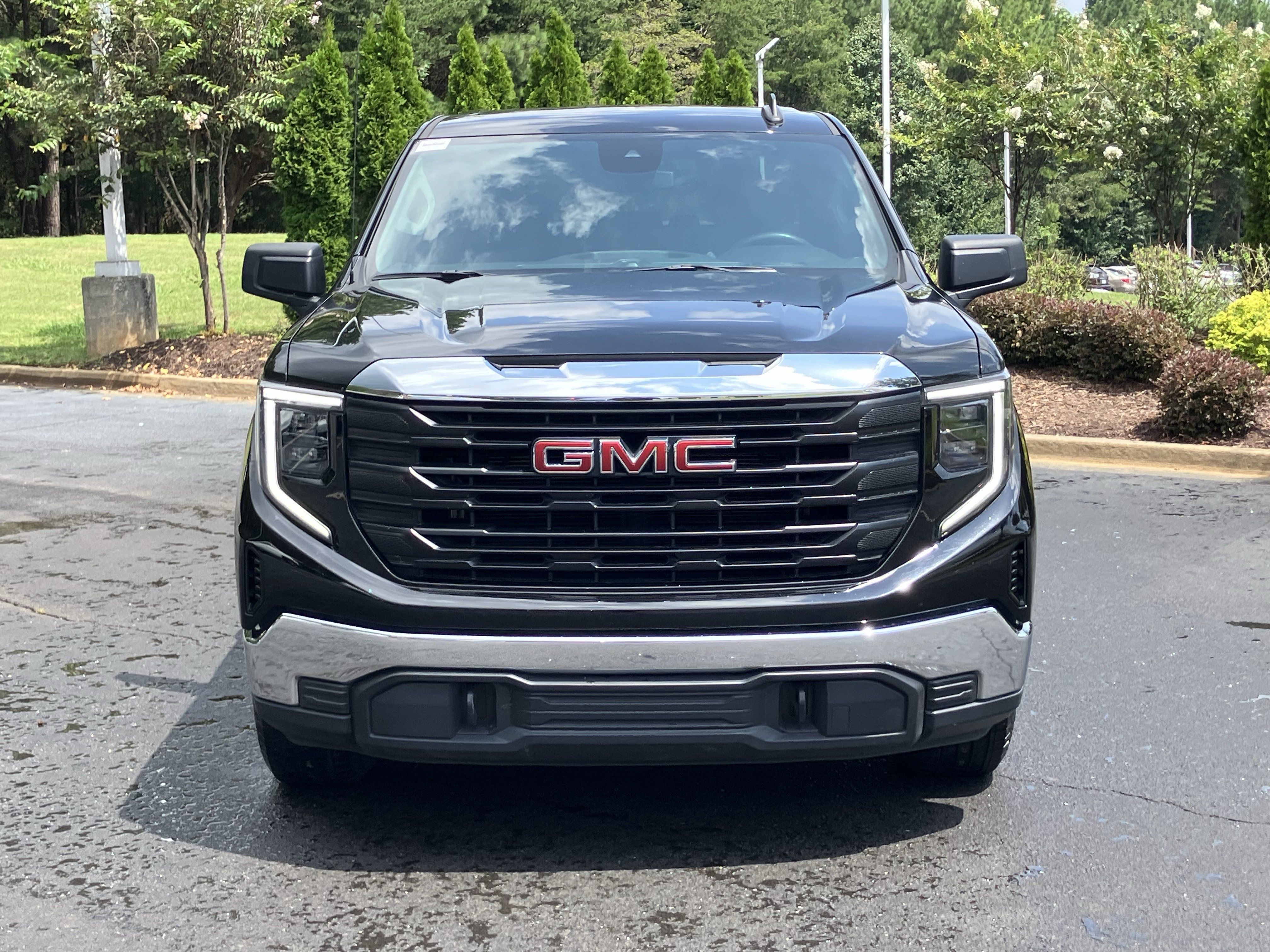 Used 2024 GMC Sierra 1500 Pro w/ Pro Value Package AWD/4WD image 3