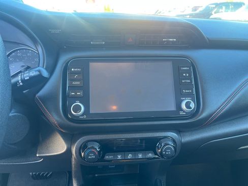 Used 2023 Nissan Kicks SR image 11