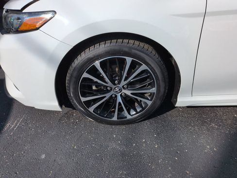 Used 2018 Toyota Camry SE w/ Audio Package FWD image 27