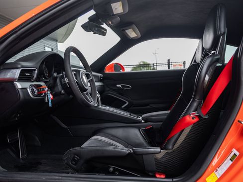 Certified 2018 Porsche 911 GT3 RWD image 31