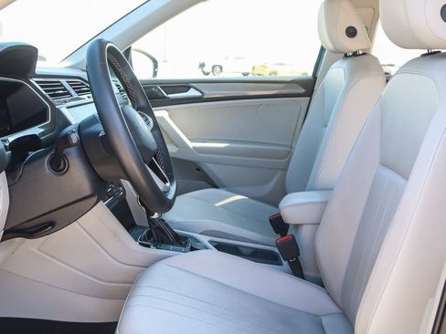 Used 2022 Volkswagen Tiguan SE image 18