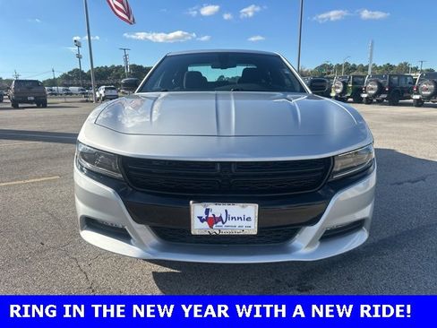 Used 2022 Dodge Charger SXT w/ Blacktop Package image 3