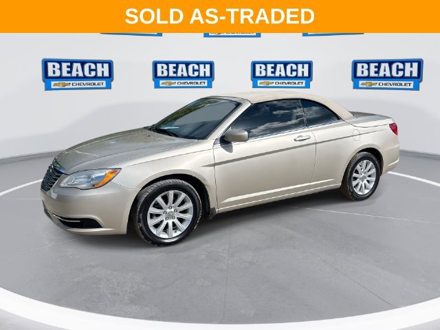 Used 2013 Chrysler 200 Touring FWD image 1