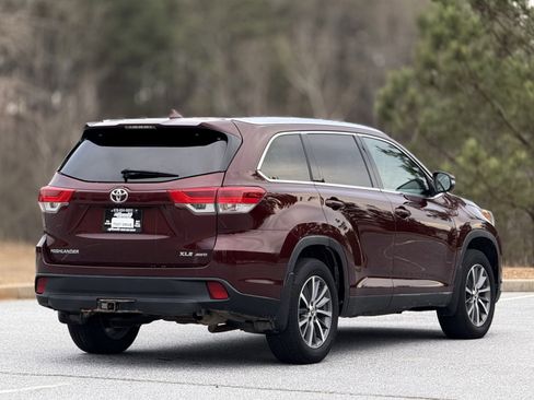 Used 2019 Toyota Highlander XLE image 10