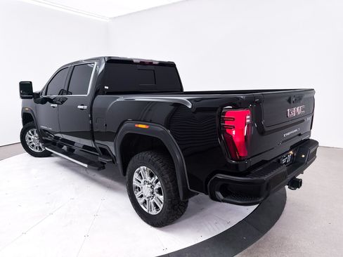 Used 2025 GMC Sierra 3500 Denali w/ Denali Reserve Package AWD/4WD image 2