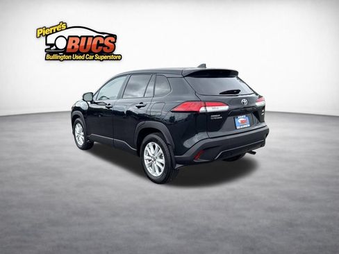 Used 2025 Toyota Corolla Cross LE AWD/4WD image 3
