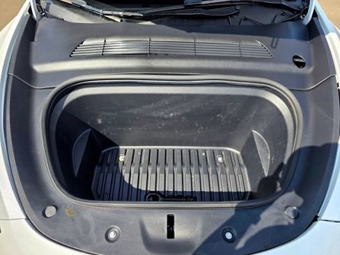 Used 2023 Tesla Model Y Long Range AWD/4WD image 48