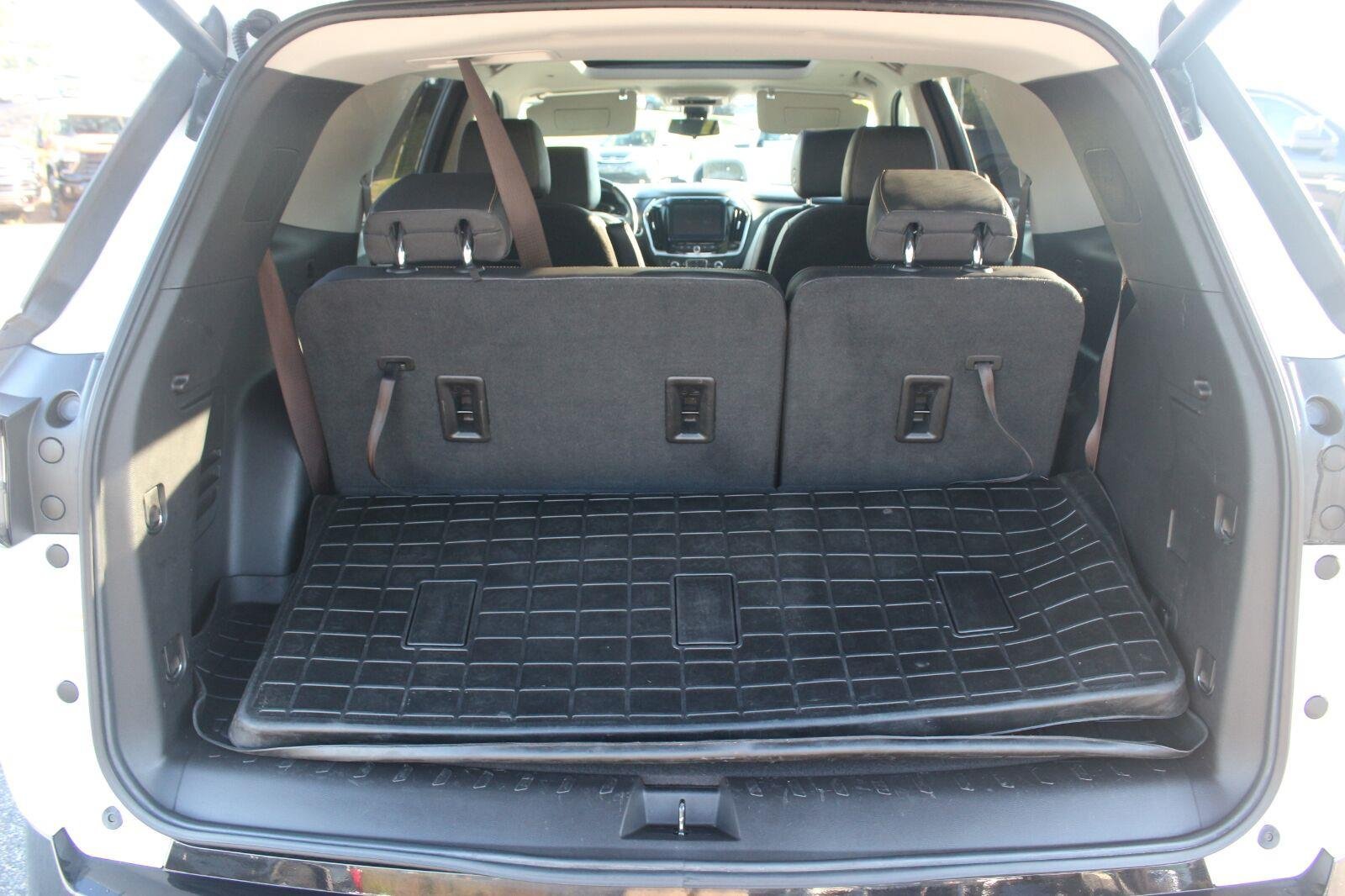 Used 2021 Chevrolet Traverse Premier w/ Redline Edition FWD image 10