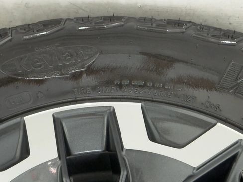 Used 2022 Toyota Tacoma TRD Off-Road image 42