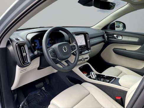 Used 2024 Volvo XC40 B5 Ultimate w/ Climate Package AWD/4WD image 17