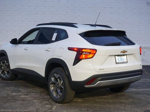 New 2026 Chevrolet Trax LT w/ Sunroof Package image 7