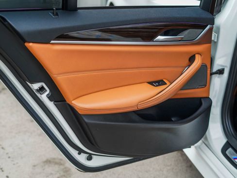 Used 2019 BMW 540i xDrive w/ M Sport Package image 29