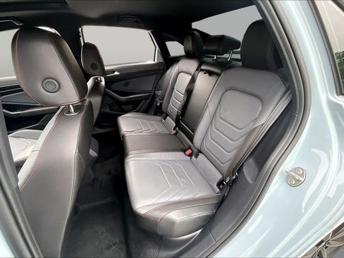 Used 2025 Volkswagen Jetta GLI Autobahn FWD image 20