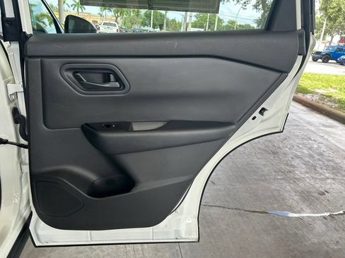 Used 2024 Nissan Rogue S FWD image 27