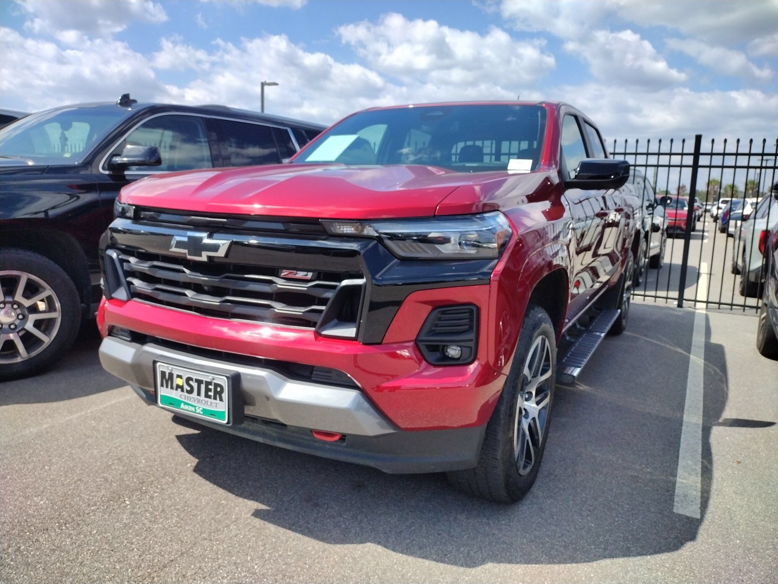 Used 2024 Chevrolet Colorado Z71 w/ Z71 Convenience Package 2 AWD/4WD image 3