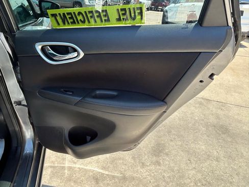 Used 2019 Nissan Sentra SV FWD image 15