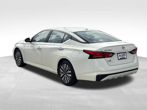 Used 2025 Nissan Altima 2.5 SV image 7