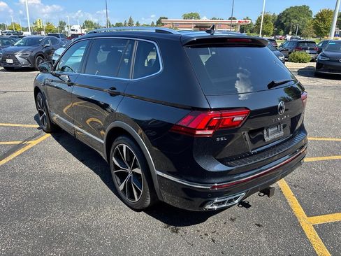 Used 2024 Volkswagen Tiguan SEL R-Line AWD/4WD image 5
