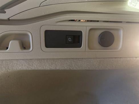 Used 2018 Buick Regal Essence w/ Driver Confidence Package #1 image 34