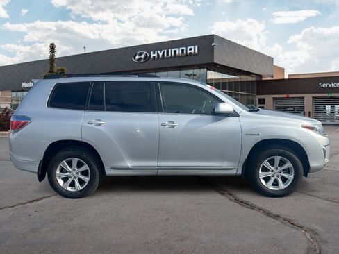 Used 2012 Toyota Highlander 4WD Hybrid w/ Leather Pkg image 6