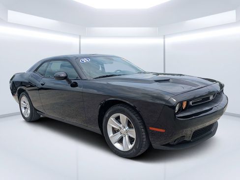 Used 2023 Dodge Challenger SXT RWD image 1
