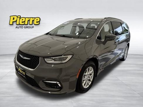 Used 2022 Chrysler Pacifica Touring-L FWD image 1