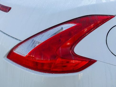 Used 2015 Nissan 370Z Touring image 7