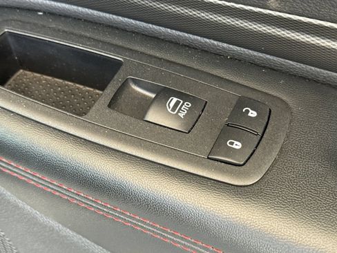 Used 2025 Dodge Durango GT AWD/4WD image 23