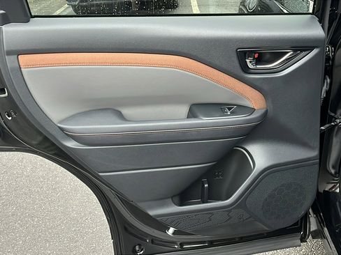 Used 2025 Subaru Forester Sport image 20