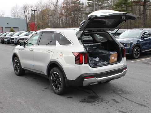 New 2026 Kia Sorento S AWD/4WD image 7