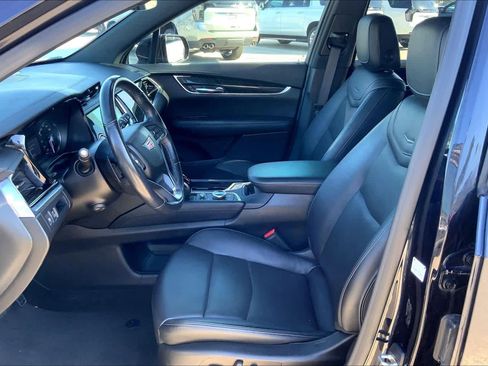 Used 2021 Cadillac XT6 Premium Luxury image 16