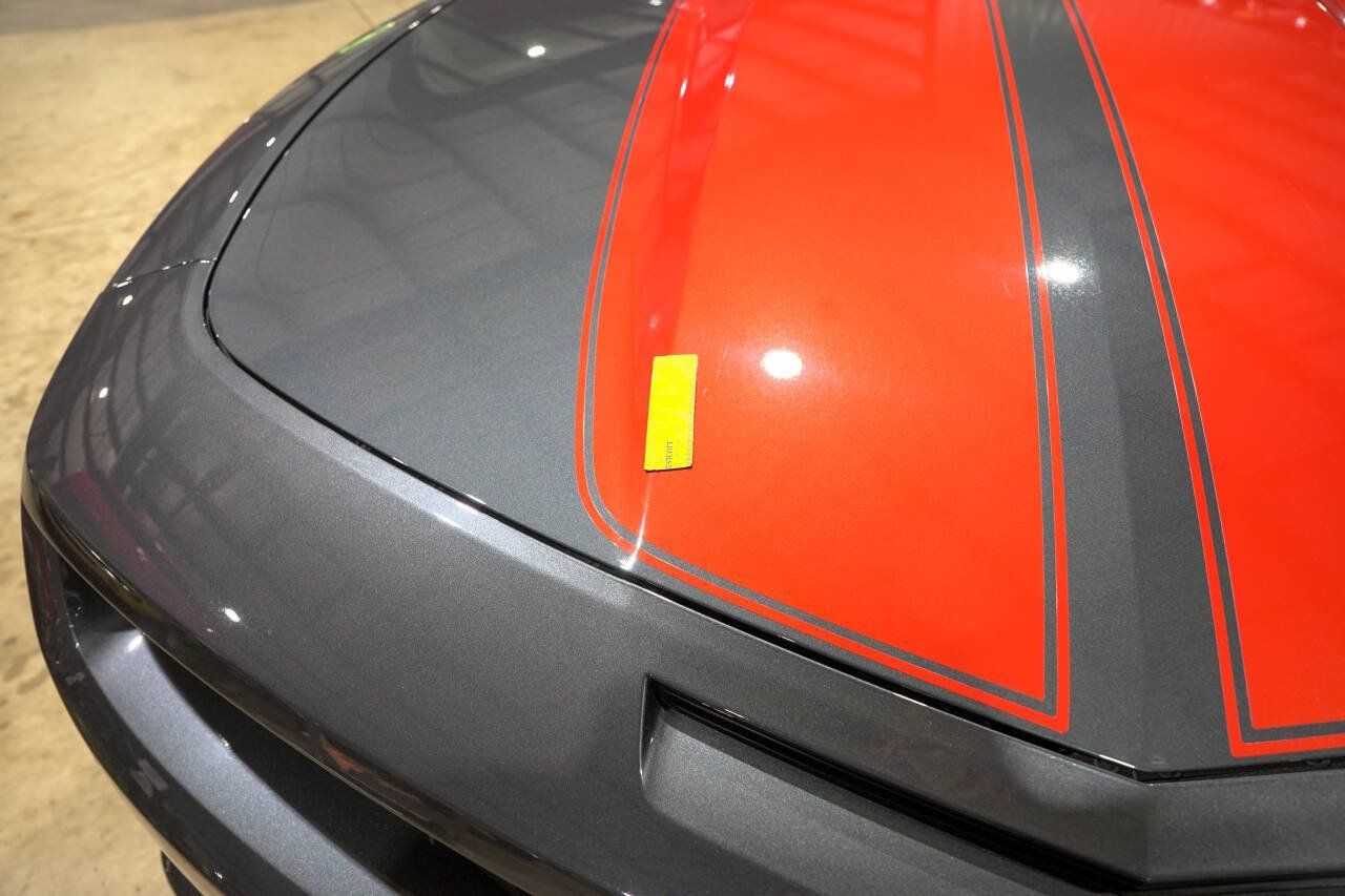 Used 2010 Chevrolet Camaro SS RWD image 27