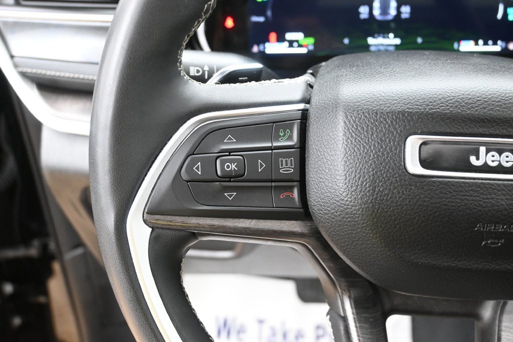 Used 2023 Jeep Grand Cherokee 4WD 4xe image 13
