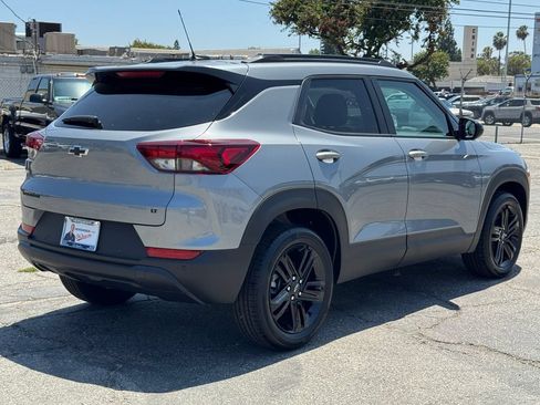 New 2026 Chevrolet TrailBlazer LT w/ Midnight Edition FWD image 6